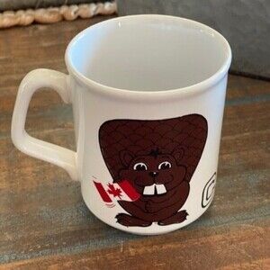 Canada Beaver and Maple Leaf Coffee Cup/Mug Made in England